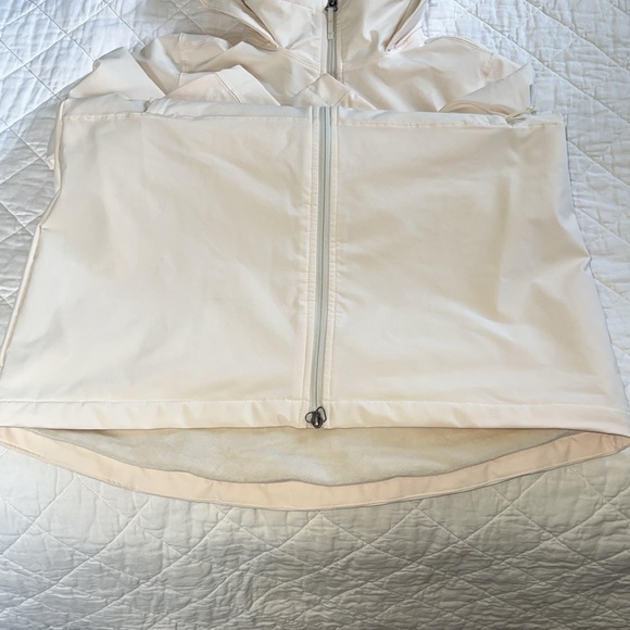 Women’s Northface Jacket - Picture 4 of 7